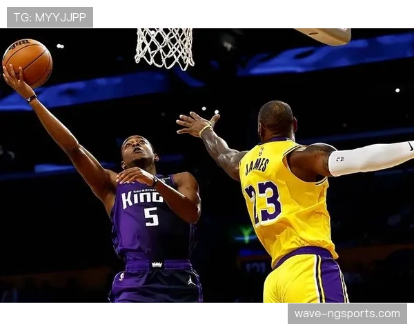 浓眉哥休赛期顿顿吃草，队友偷偷点炸鸡都被他瞪